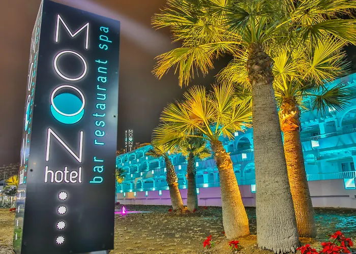 Moon Hotel&SPA.
